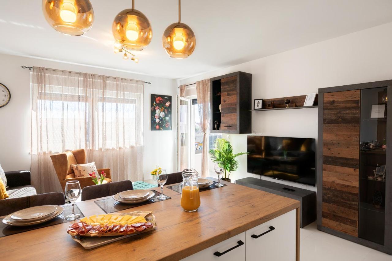 Sunny Island Apartment Trogir Exterior photo